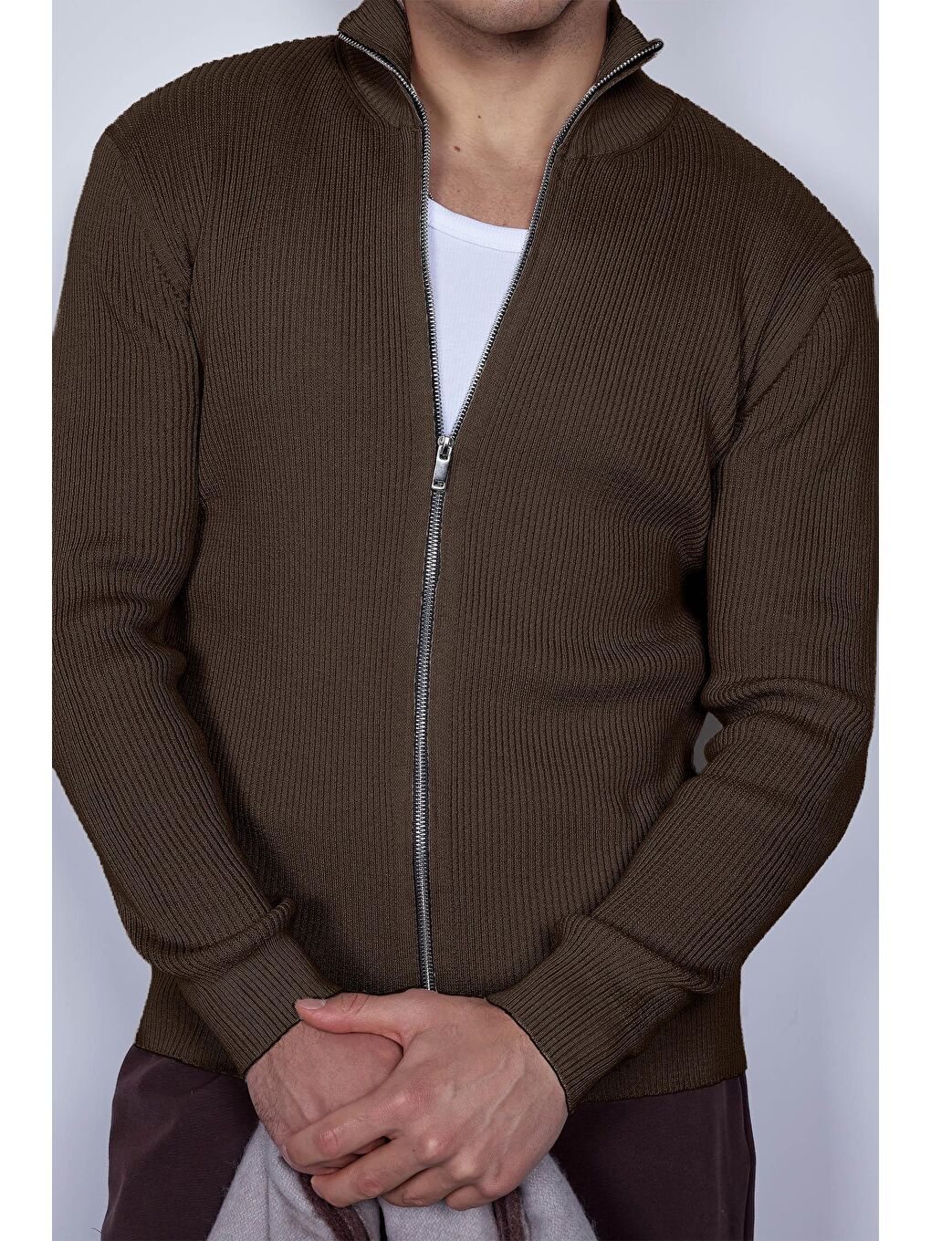 Erkek Slim Fit Dik Yaka Fermuarlı Hırka Kahverengi-1