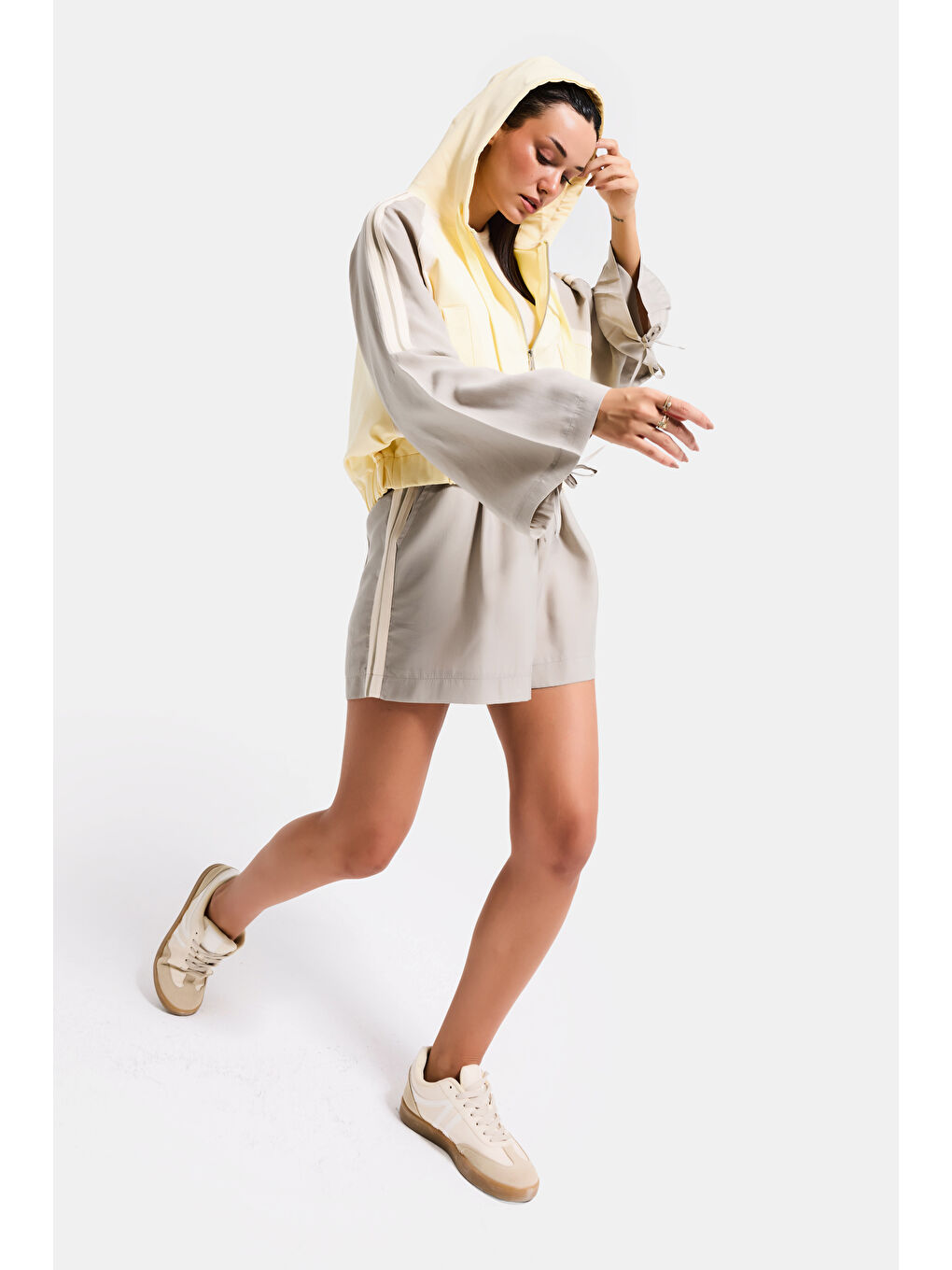 Kadın Gri Sarı s6-108 Oversize Şerit Detaylı Kapüşonlu Özel Tasarım Fermuarlı Sweatshirt-2