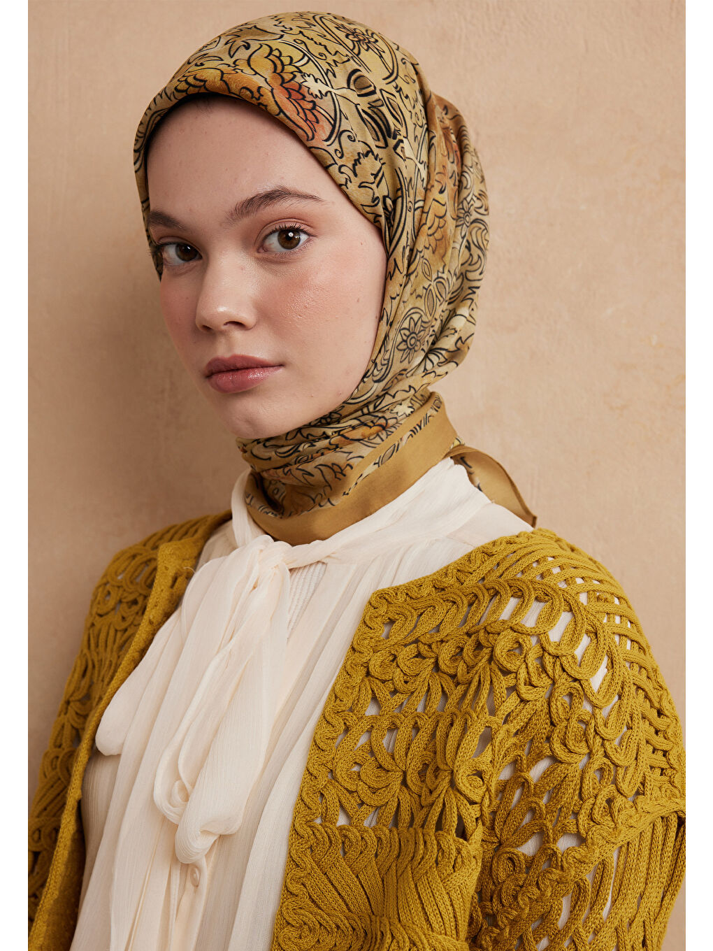 Hesperıa Desen Pamuk İpek Eşarp Antik Sarı-1