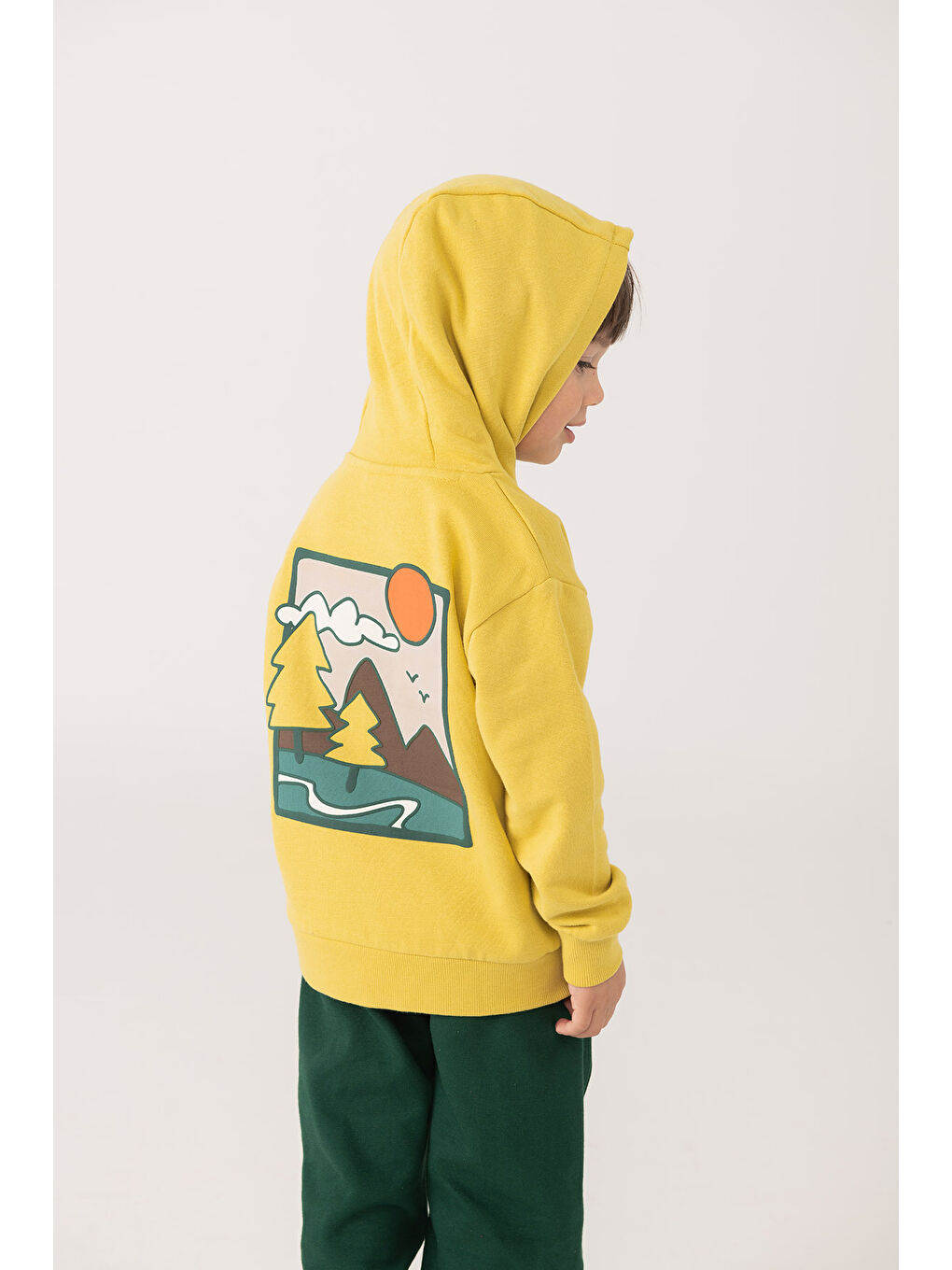 Sarı Erkek Çocuk Ağaç Dağ Baskılı Sweatshirt-1