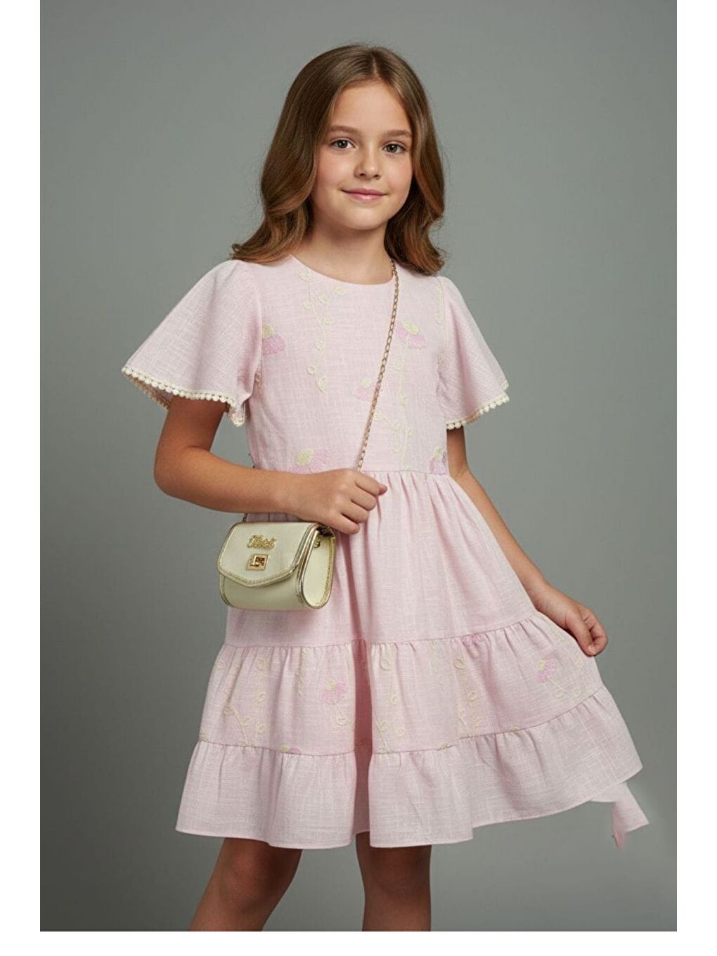 Pembe Kız Çocuk Çiçek İşlemeli Çantalı Kısa Kollu Elbise