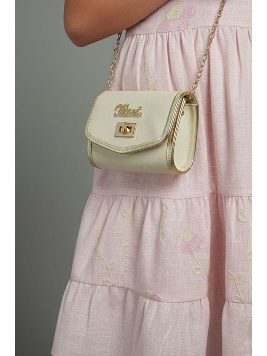 Pembe Kız Çocuk Çiçek İşlemeli Çantalı Kısa Kollu Elbise-3