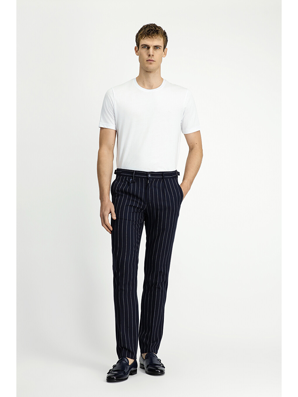Lacivert Slim Fit Dar Kesim Keten Karışımlı Çizgili Tokalı Klasik Kumaş Pantolon