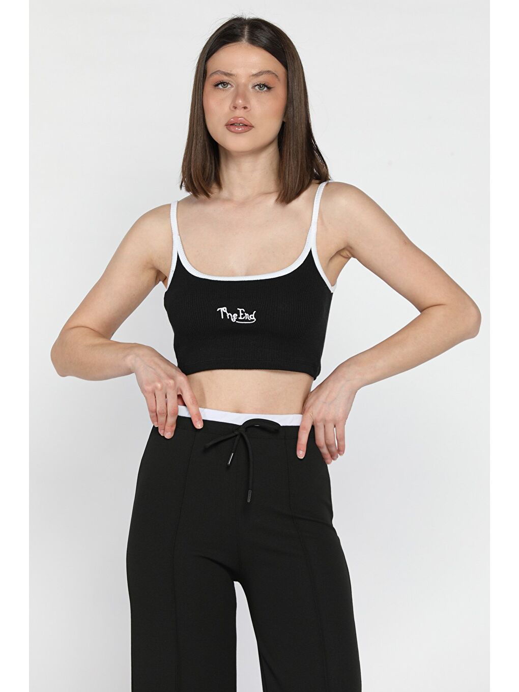 Siyah İp Askılı Nakışlı Crop Top Kaşkorse Bluz (s-m-l Uyumludur)
