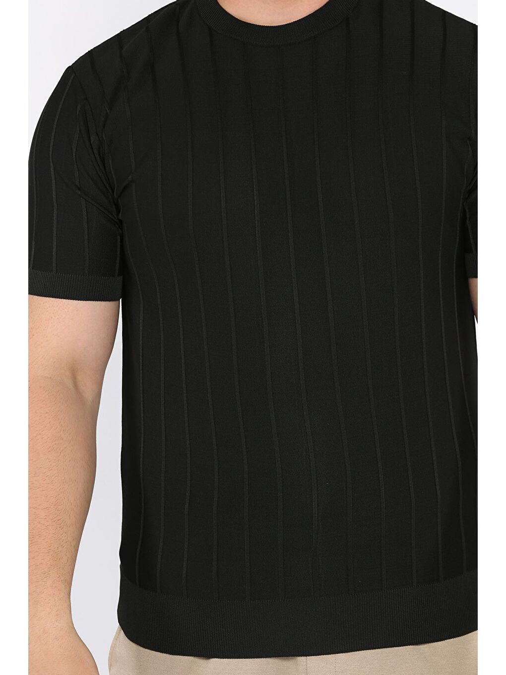 Siyah Erkek Bisiklet Yaka Kendinden Çizgi Desenli Triko Tişört-3