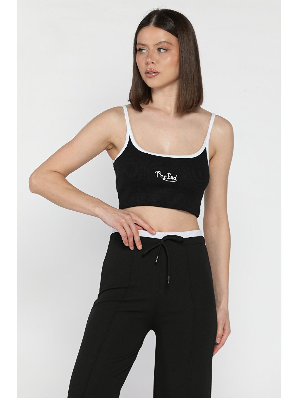 Siyah İp Askılı Nakışlı Crop Top Kaşkorse Bluz (s-m-l Uyumludur)-1