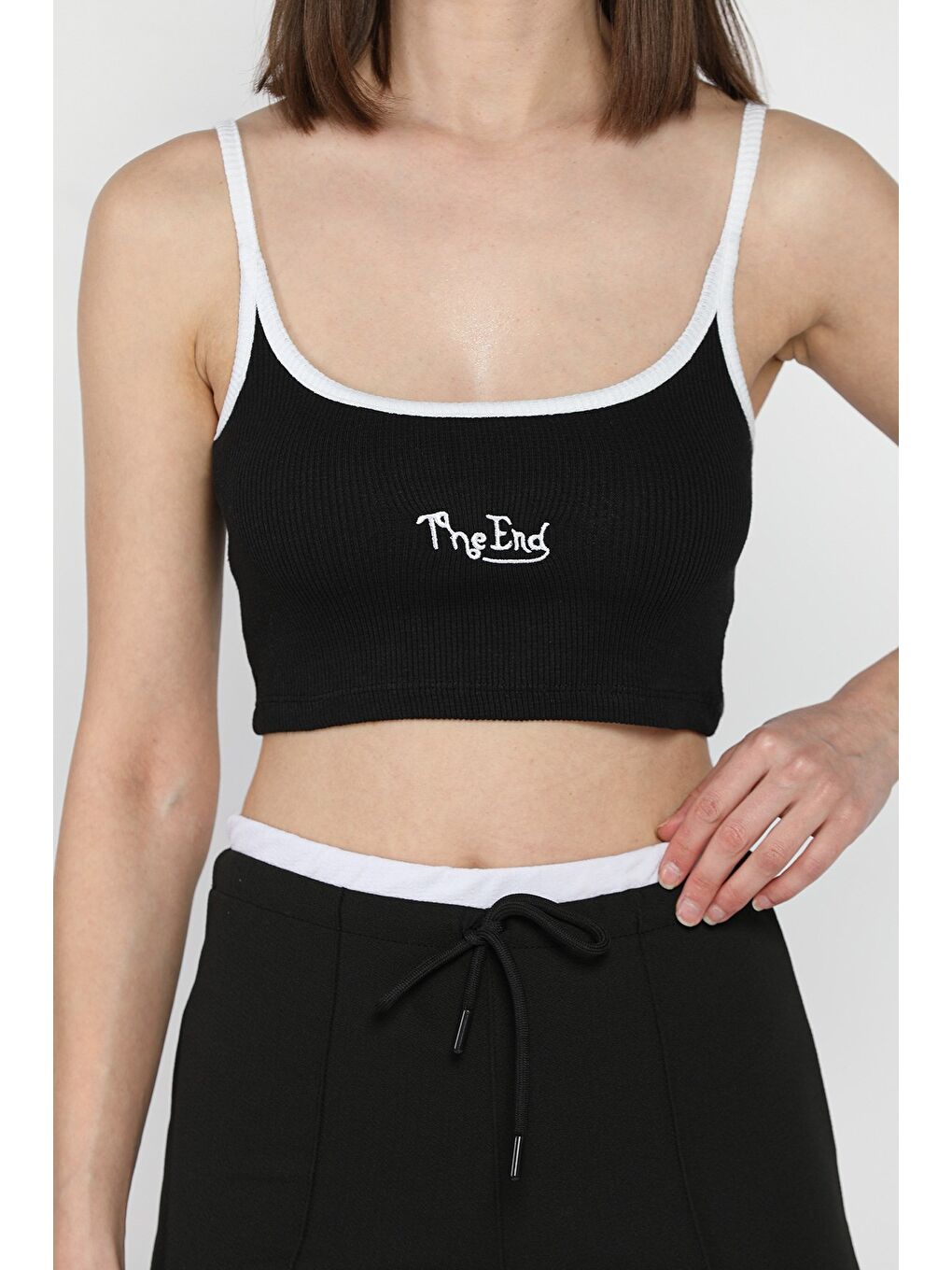 Siyah İp Askılı Nakışlı Crop Top Kaşkorse Bluz (s-m-l Uyumludur)-3