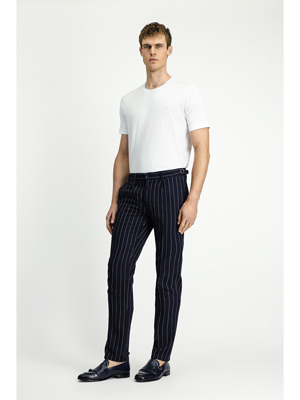Lacivert Slim Fit Dar Kesim Keten Karışımlı Çizgili Tokalı Klasik Kumaş Pantolon-1