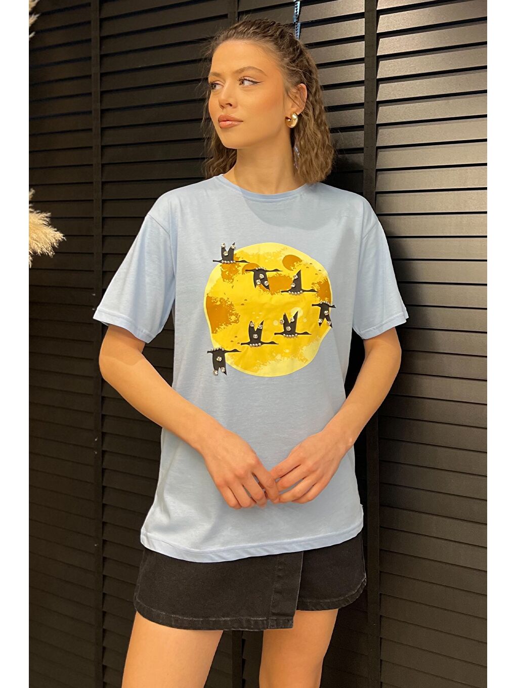 Mavi Bisiklet Yaka Taş İşlemeli Baskılı Kadın Tişört-1