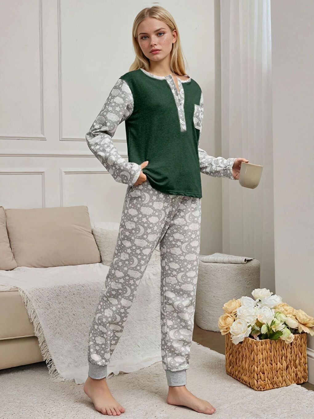 Yeşil Üst Detaylı Gri Ay Desenli Süprem Kumaş Şardonlu Kadın Pijama Takımı