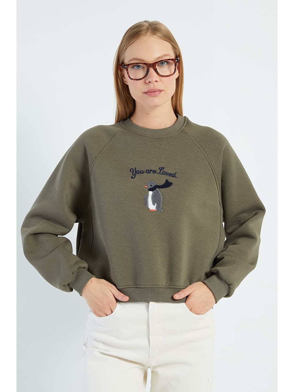 Haki 3 İplik Penguen Nakışlı Crop Sweatshirt-2