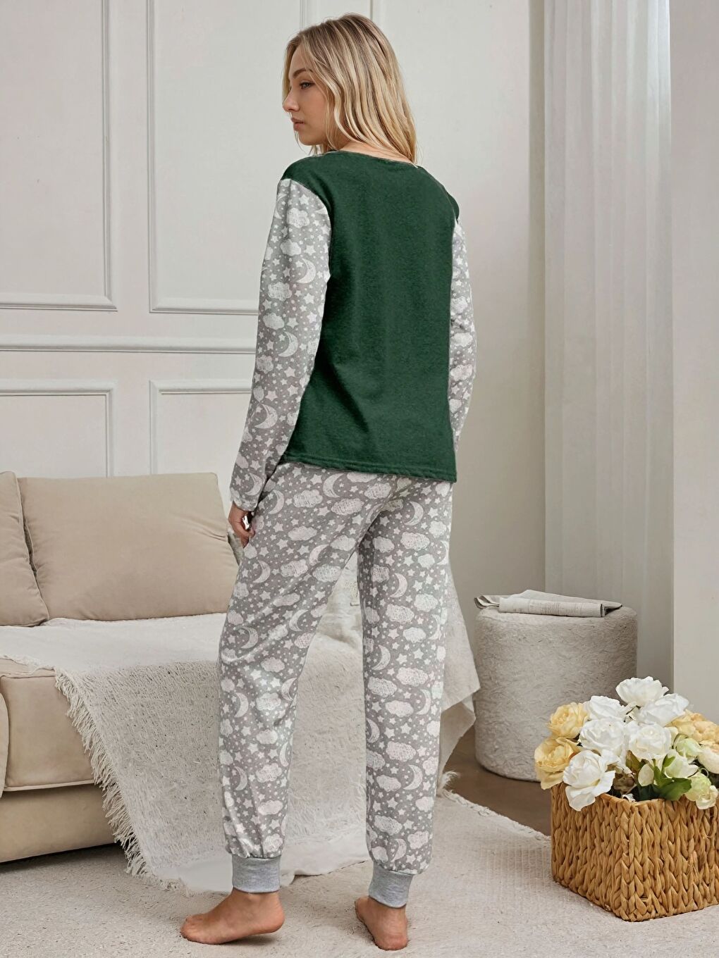 Yeşil Üst Detaylı Gri Ay Desenli Süprem Kumaş Şardonlu Kadın Pijama Takımı-2