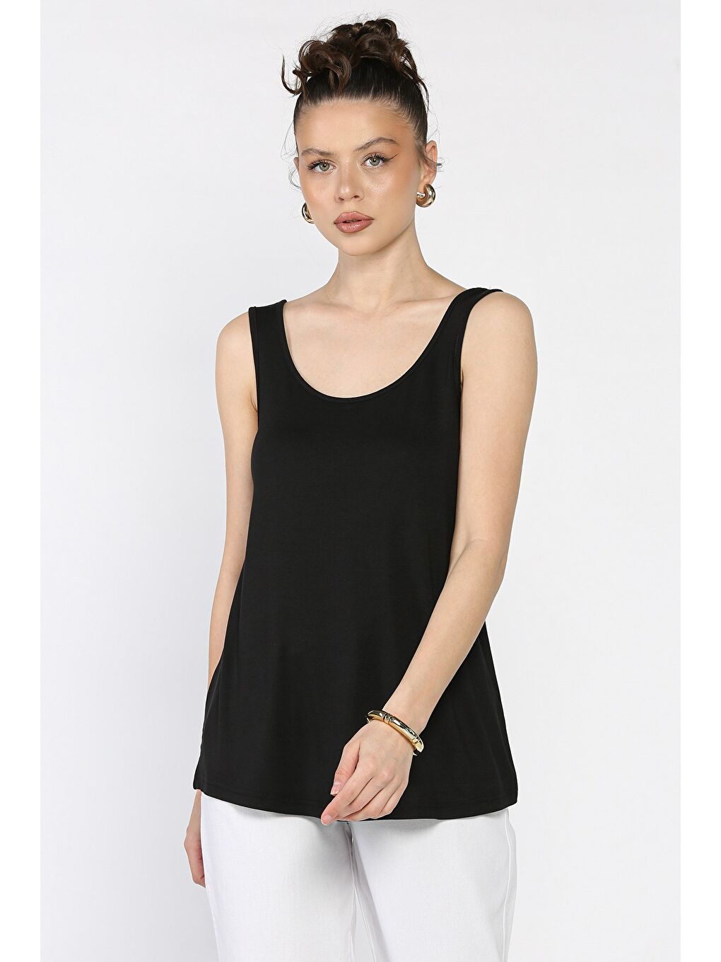 Siyah Kadın Kalın Askılı Elastanlı Sıfır Kol Bluz-1