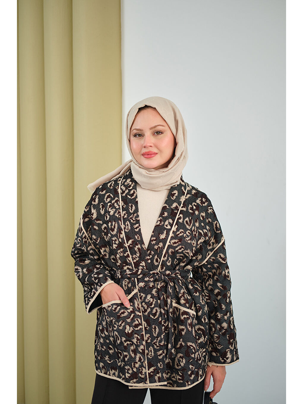 Gri Kadın Yaprak Desen Şal Yaka Biyeli Ceket Füme-2