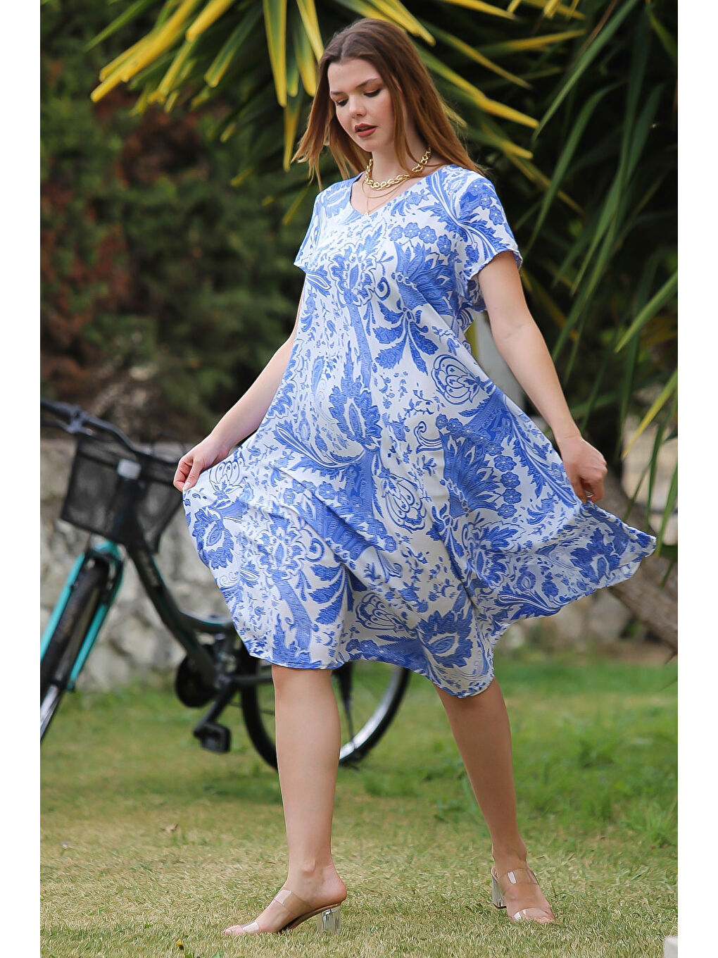 Mavi V Yaka Düşük Kol Oval Etekli Allover Baskılı Dokuma Casual Elbise-2