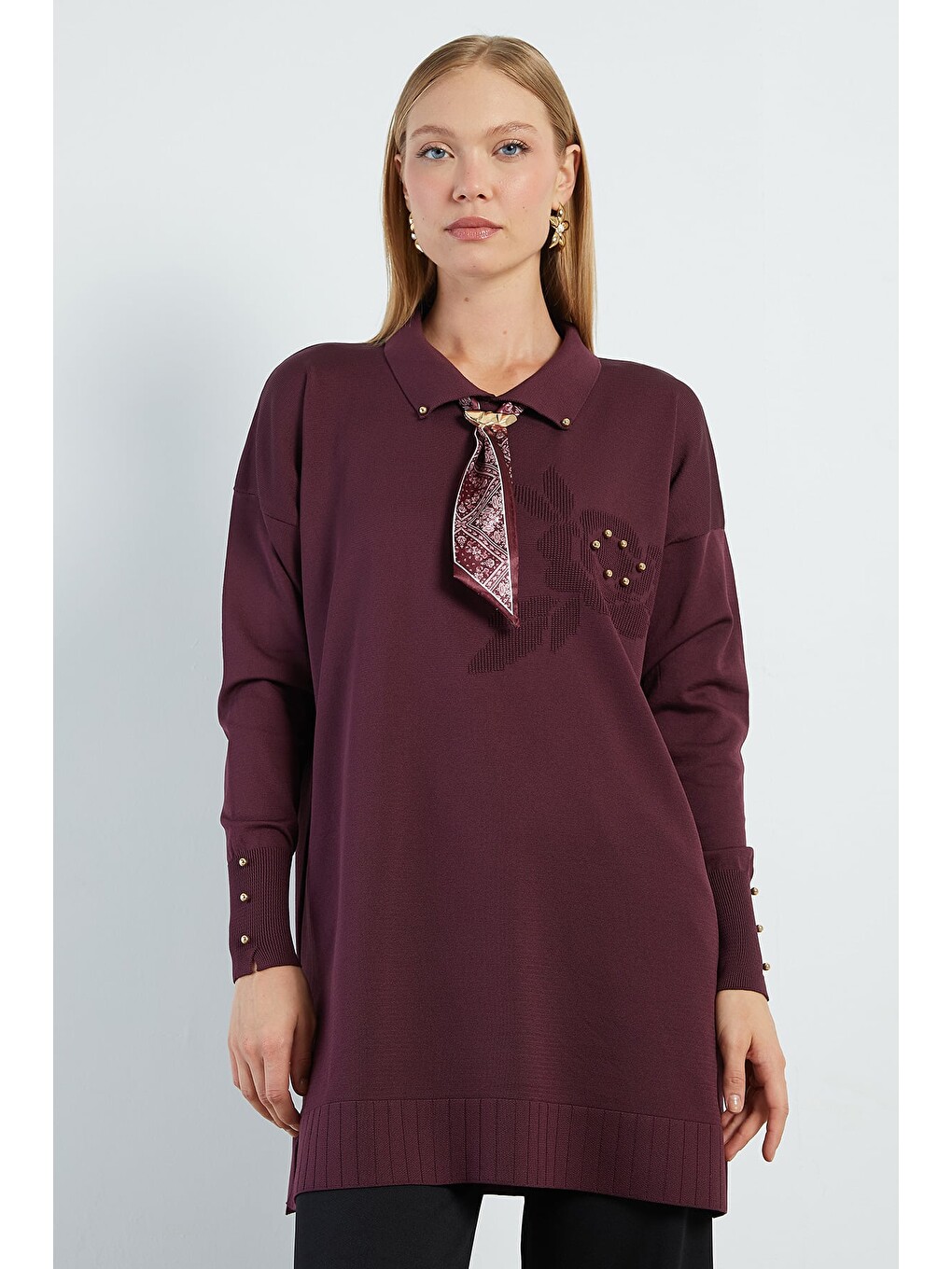 Mürdüm Fullamodest Fularlı Jakarlı Triko Tunik