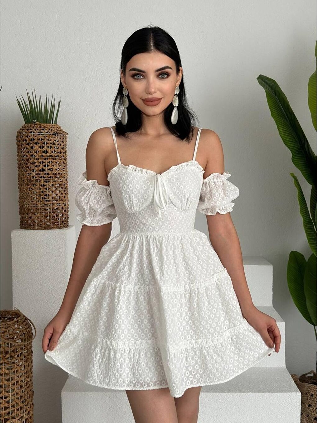 Beyaz Lucca Kolu Lastikli Mini Elbise