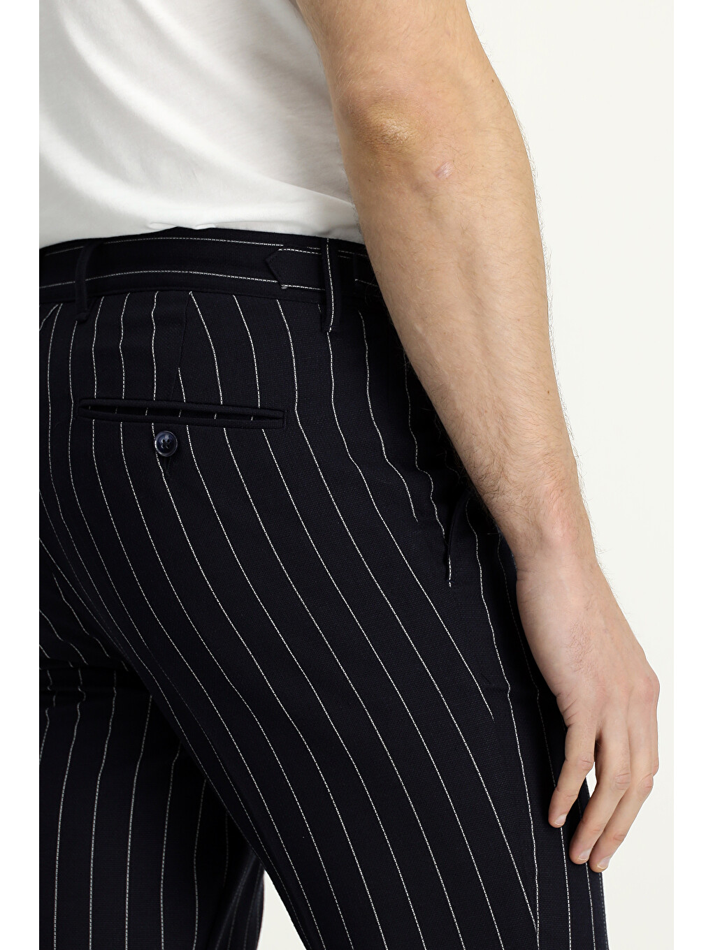Lacivert Slim Fit Dar Kesim Keten Karışımlı Çizgili Tokalı Klasik Kumaş Pantolon-5