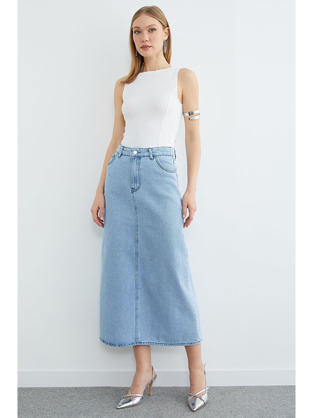 Mavi Taş Detaylı Cepli Jean Etek