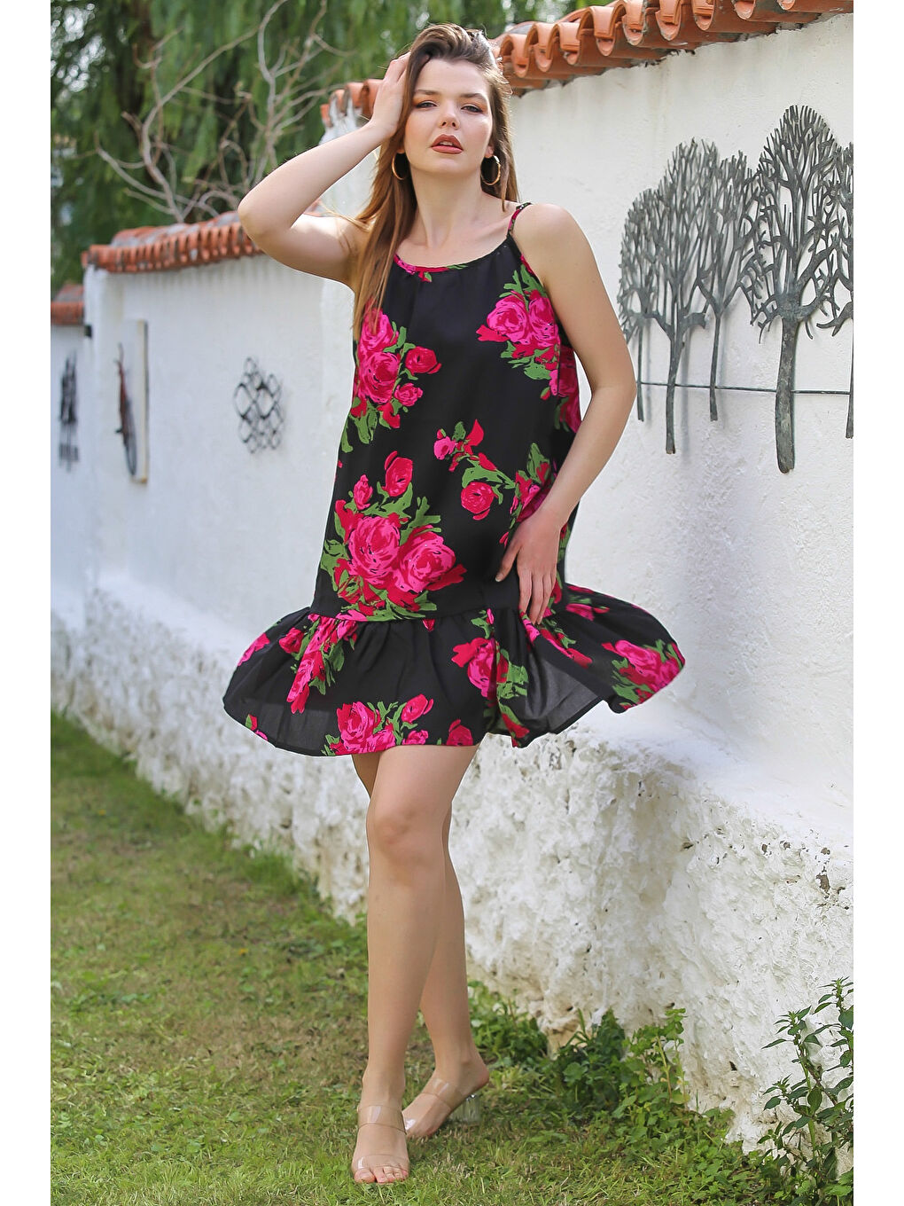 Siyah-Pembe Eteği Fırfırlı Ayarlanabilir Askılı Allover Baskılı Casual Viskon Dokuma Elbise 105 66-2