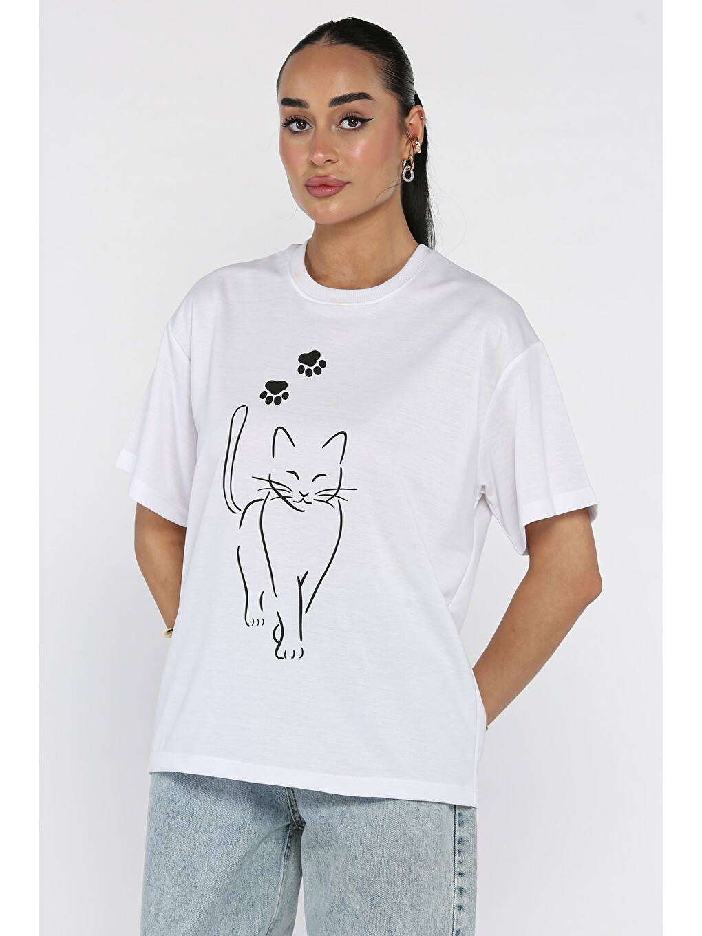 Beyaz Kadın Kedi Baskılı Tişört-1