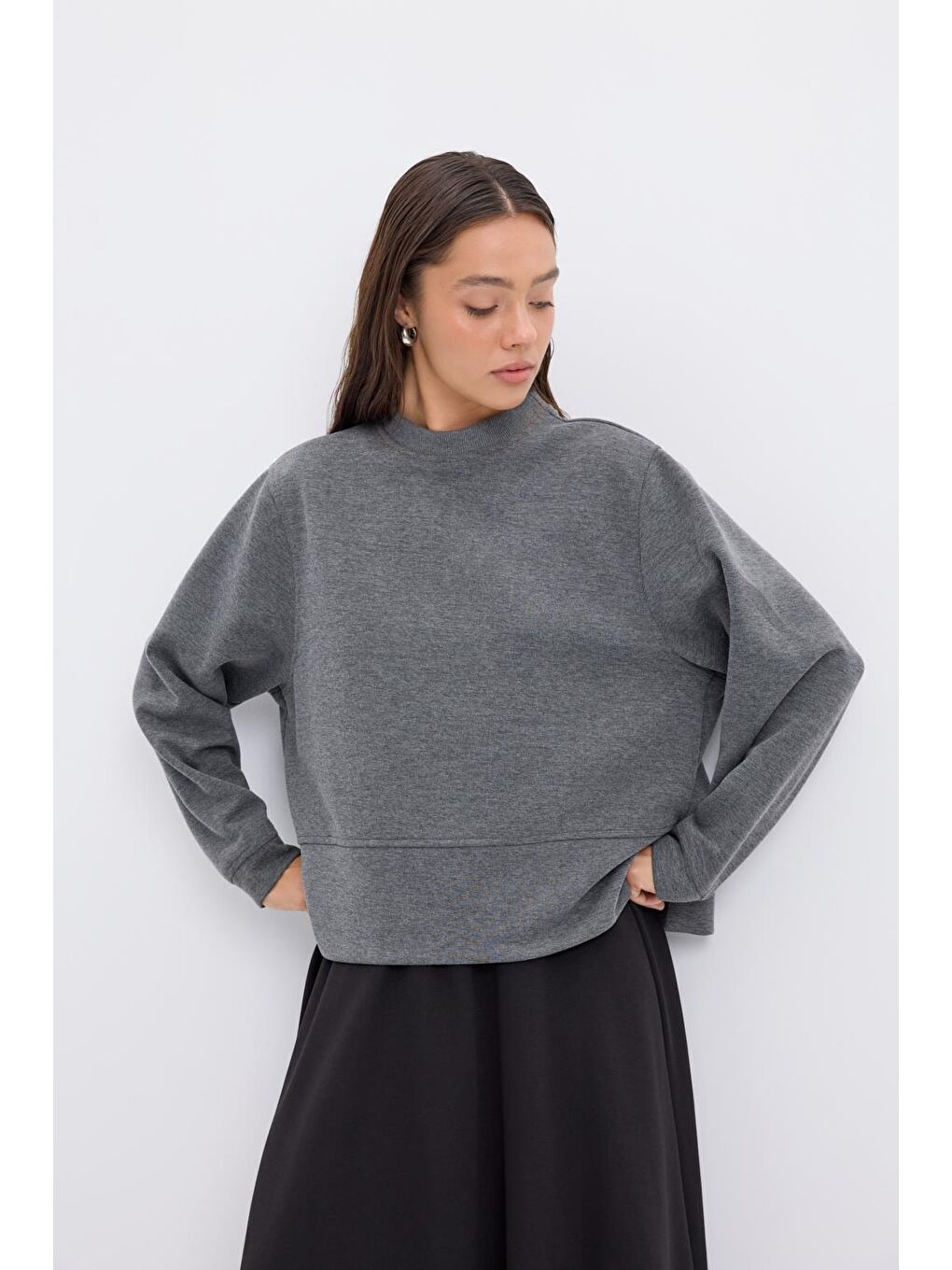 Oversize Yandan Yırtmaçlı Kısa Sweatshirt Antrasit Gri
