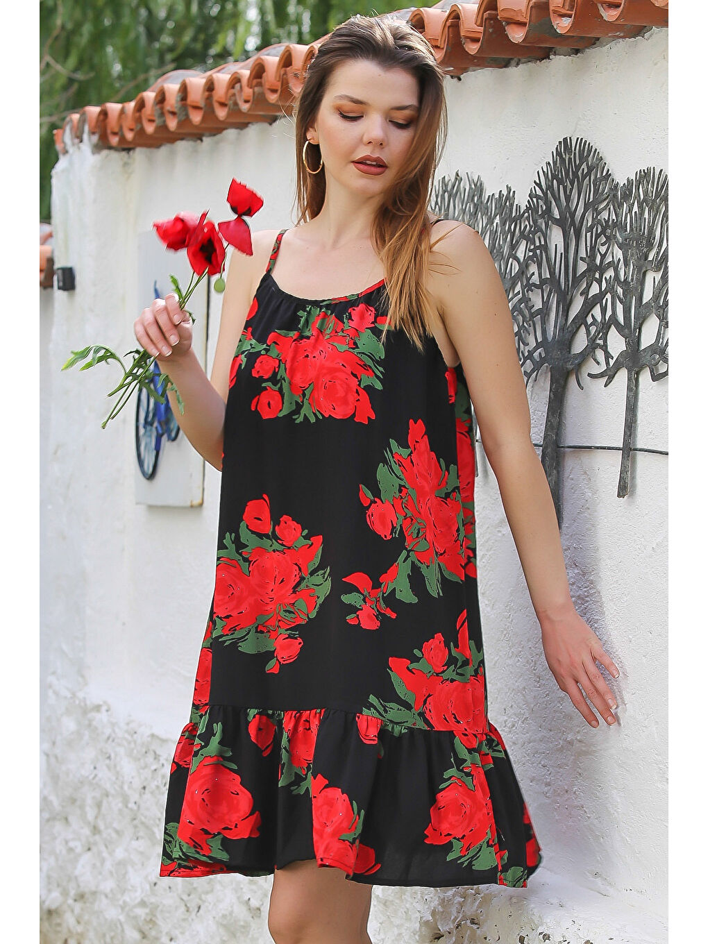 Siyah-Kırmızı Eteği Fırfırlı Ayarlanabilir Askılı Allover Baskılı Viskon Dokuma Elbise 105 66