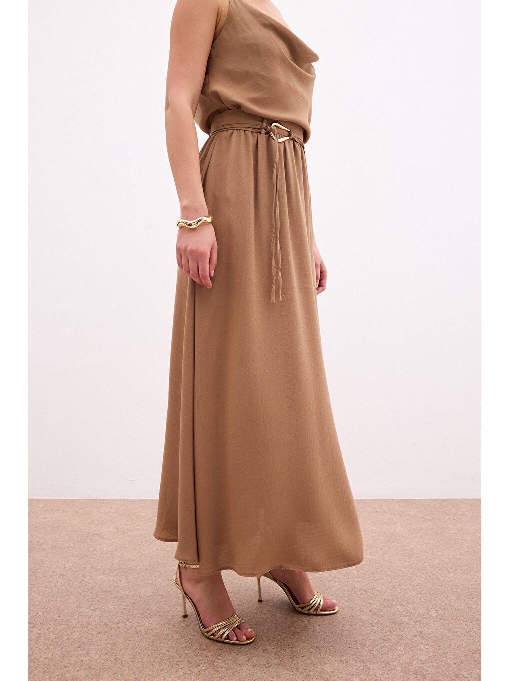 Bej Kemerli Uzun Etek - Vizon-5