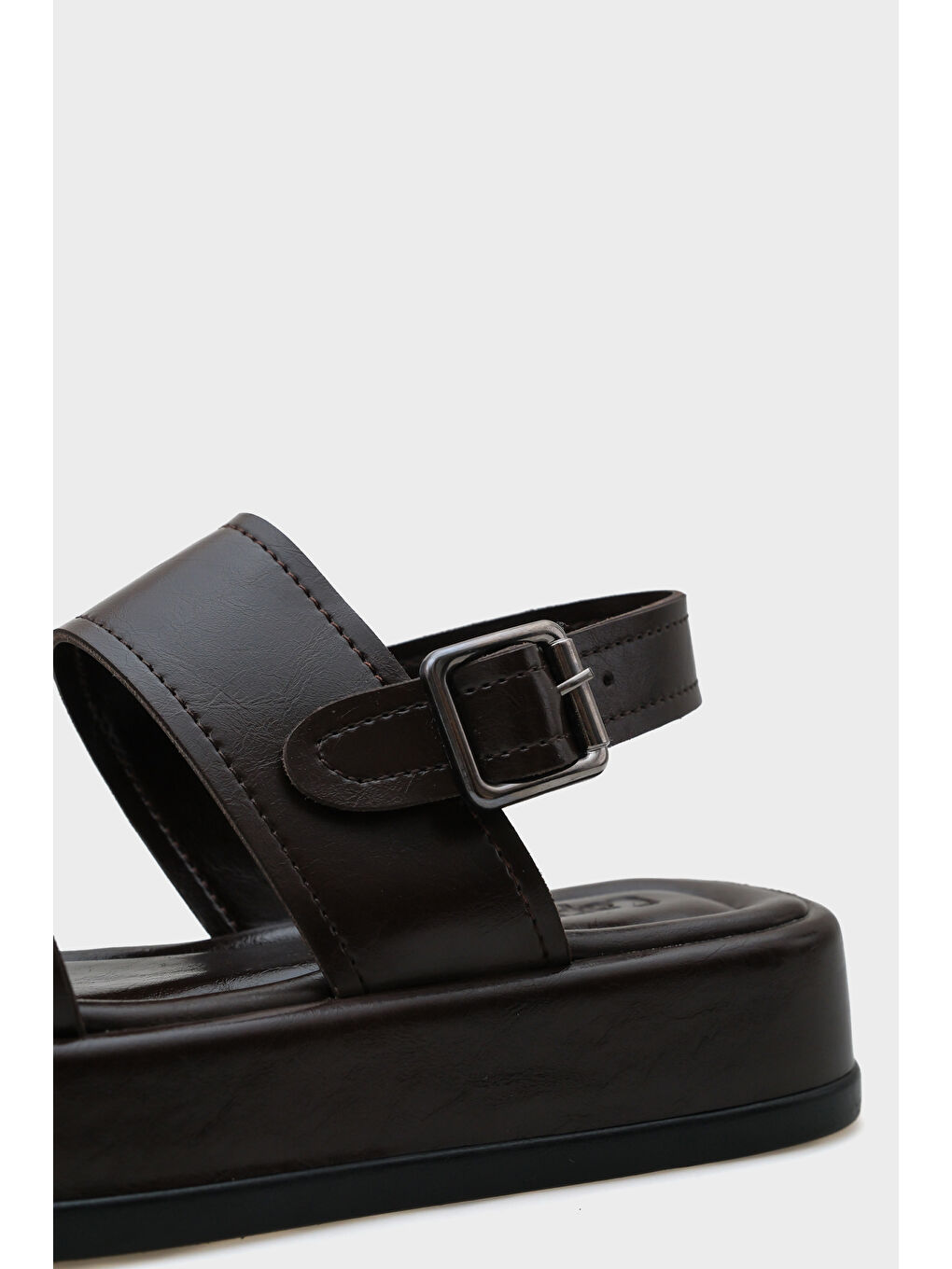 Kahverengi Marris Tek Bantlı Dolgu Topuklu Konfor Kadın Sandalet-3