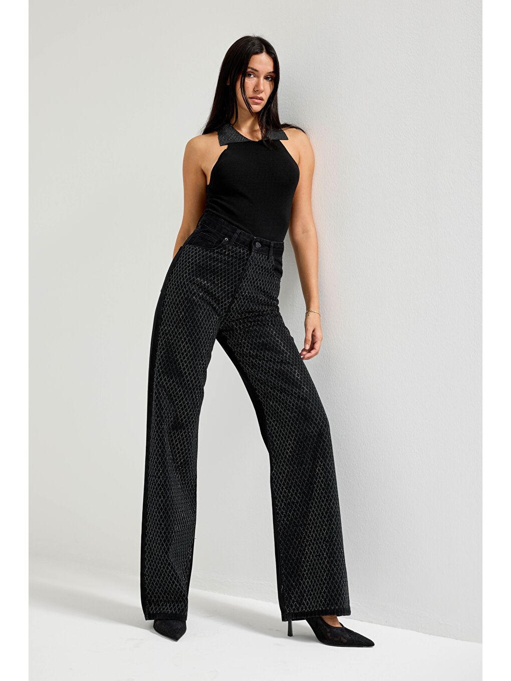 Beyaz Kadın Siyah Renk T3-1s5-1 Straight Fit Yüksek Bel Işıltılı Parlak Taşlı Tasarım Denim Jean-1