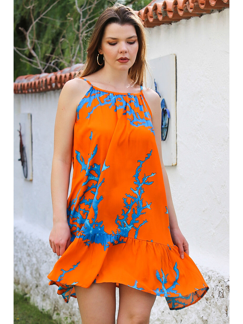 Turuncu Eteği Fırfırlı Ayarlanabilir Askılı Allover Baskılı Casual Viskon Dokuma Elbise 105 66-1