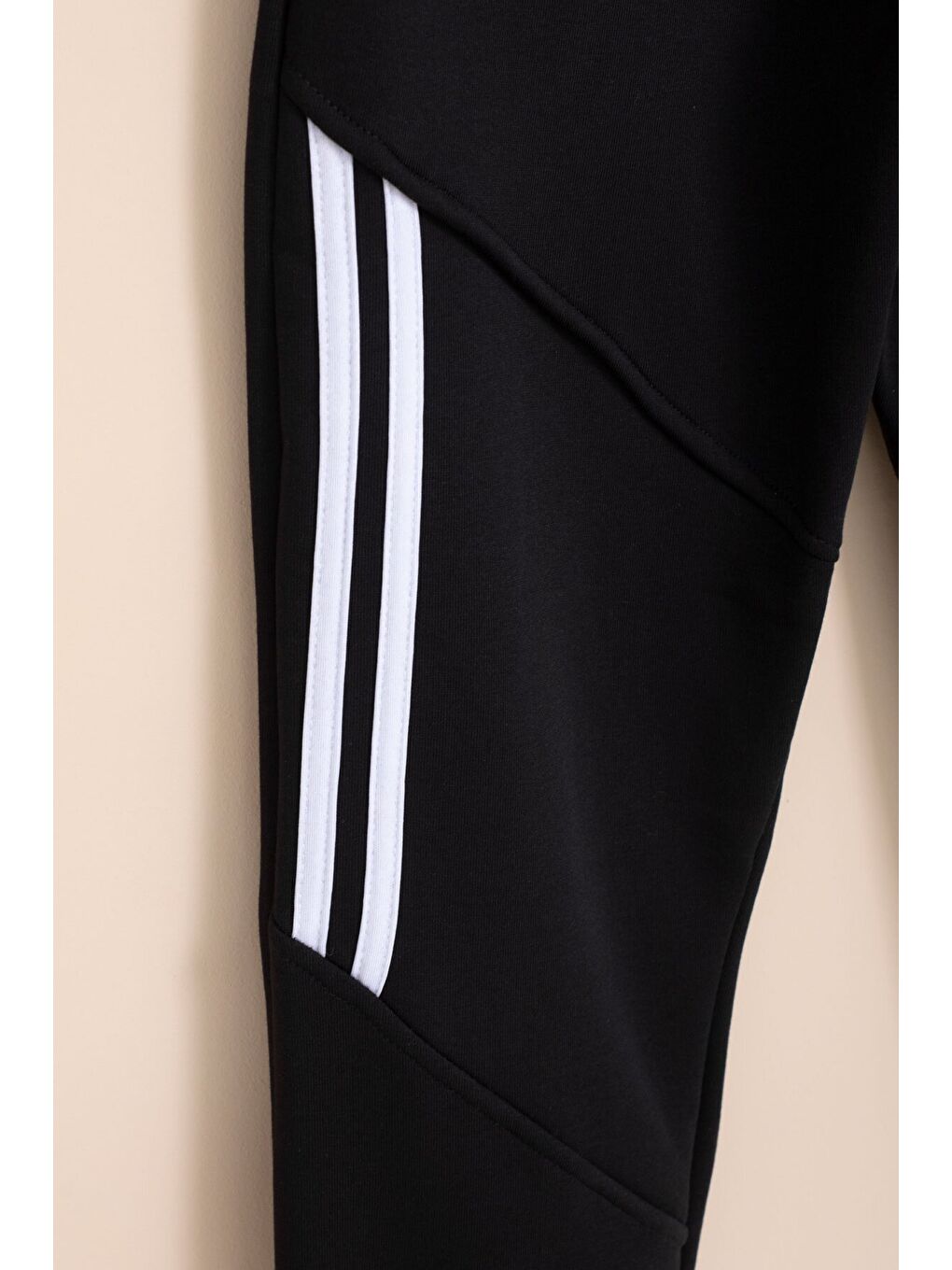 Siyah Şerit Detaylı Yazı Baskılı Beli Lastikli Erkek Çocuk Eşofman Altı 21457-2