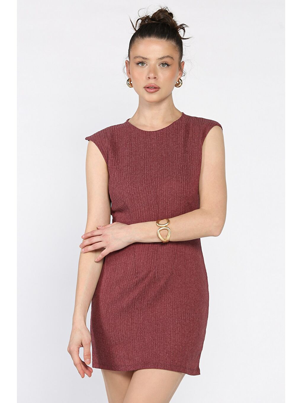 Bordo Kadın Sıfır Kol Sırt Fermuarlı Pensli Elbise-1