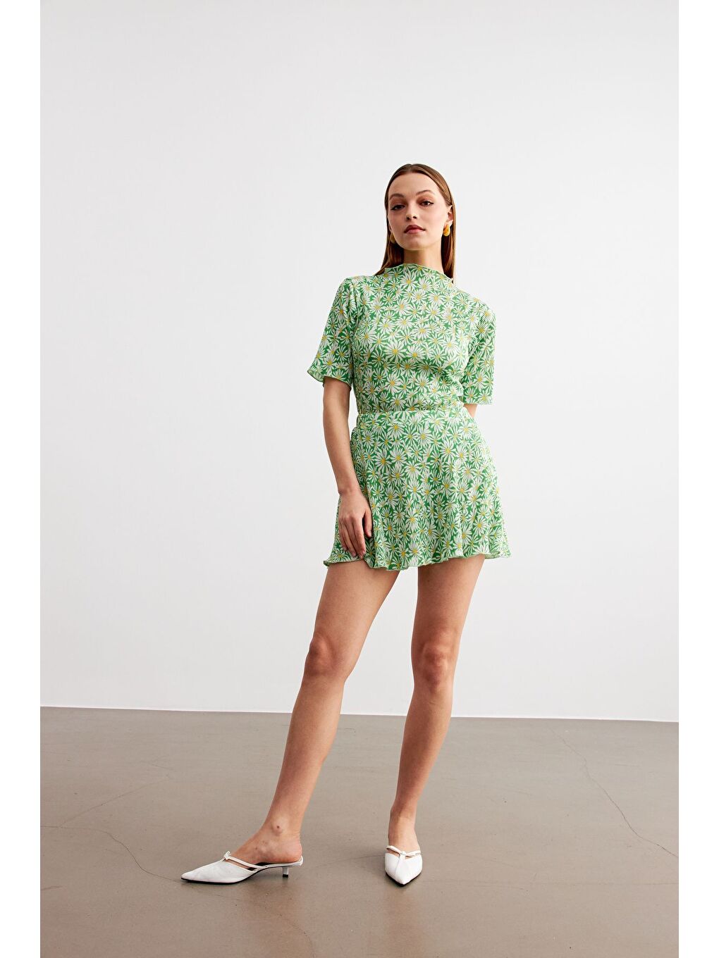 Kadın Yeşil Flower Desen Pliseli Boğaz Detay Bluz Mini Etekli Takım-2