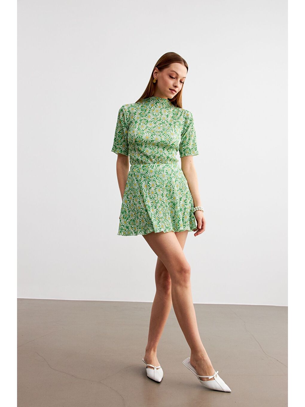 Kadın Yeşil Flower Desen Pliseli Boğaz Detay Bluz Mini Etekli Takım-4