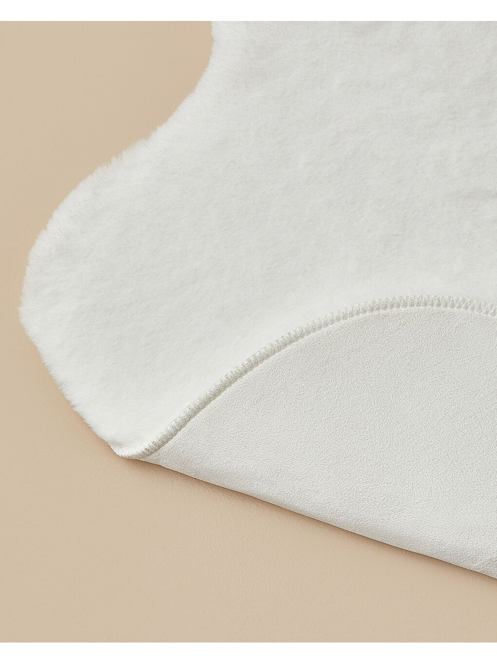 Soft Touch Rabbit Pelüş Halı Beyaz-1