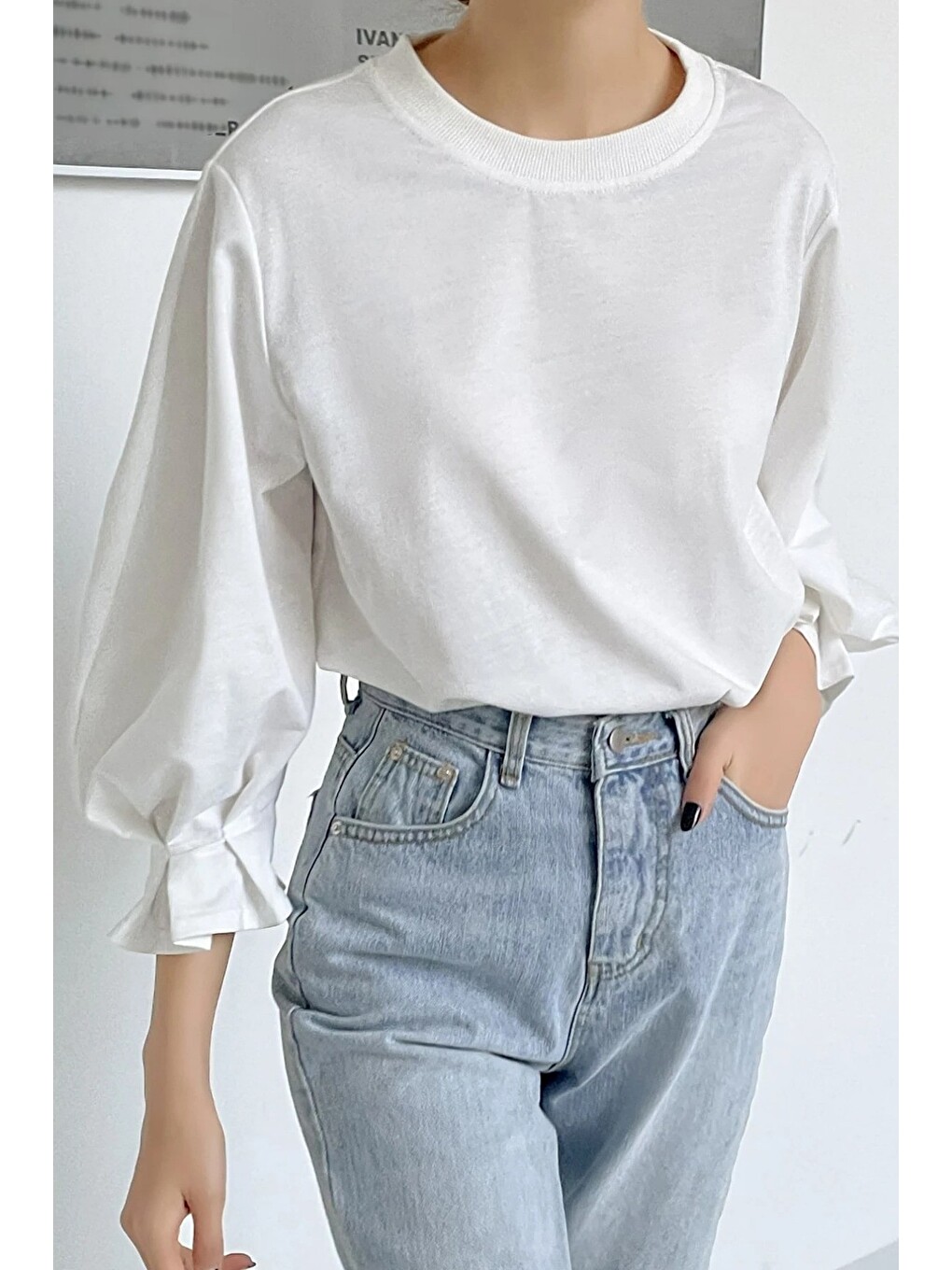 Beyaz Kadın Modern Kesim Fakir Kol Detaylı Oversize Basic Bluz
