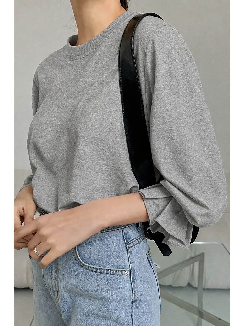Gri Kadın Modern Kesim Fakir Kol Detaylı Oversize Basic Bluz-3