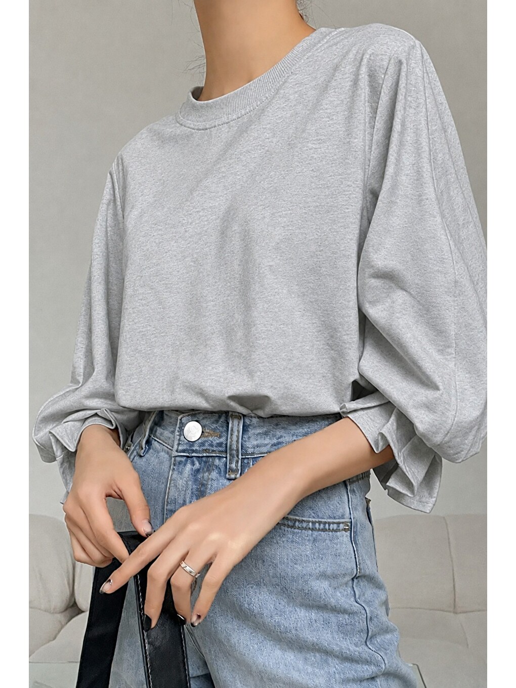 Gri Kadın Modern Kesim Fakir Kol Detaylı Oversize Basic Bluz-4
