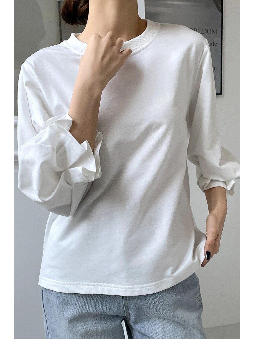 Beyaz Kadın Modern Kesim Fakir Kol Detaylı Oversize Basic Bluz-3