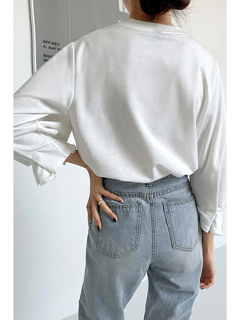 Beyaz Kadın Modern Kesim Fakir Kol Detaylı Oversize Basic Bluz-4
