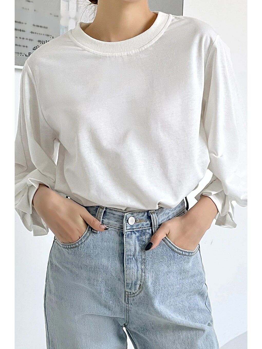 Beyaz Kadın Modern Kesim Fakir Kol Detaylı Oversize Basic Bluz-6