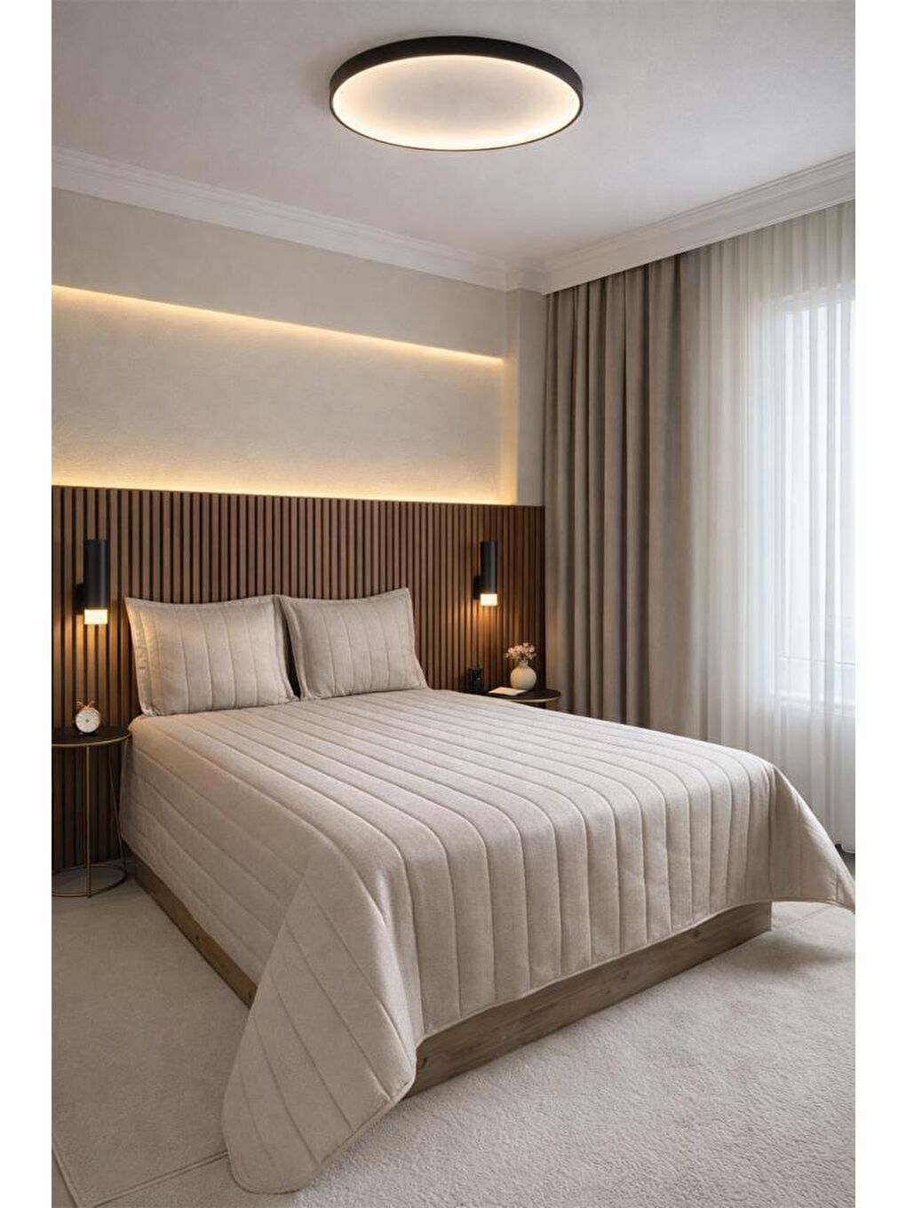 Velmira Jakarlı Kadife Elyaf Dolgulu Yatak Örtüsü 240x240 cm Bej