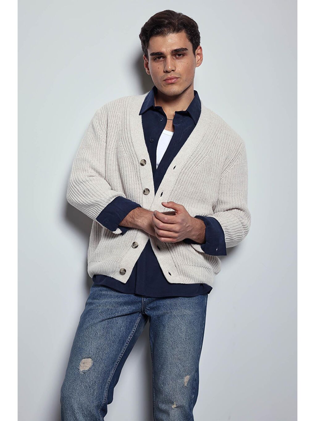 Erkek Oversize Düğmeli Triko Hırka Bej-4