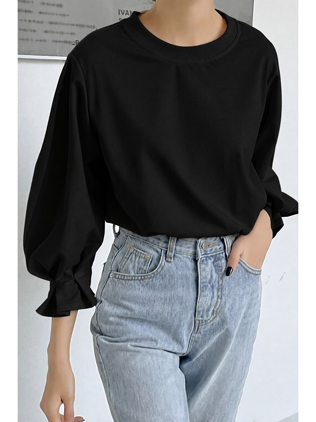 Siyah Kadın Modern Kesim Fakir Kol Detaylı Oversize Basic Bluz