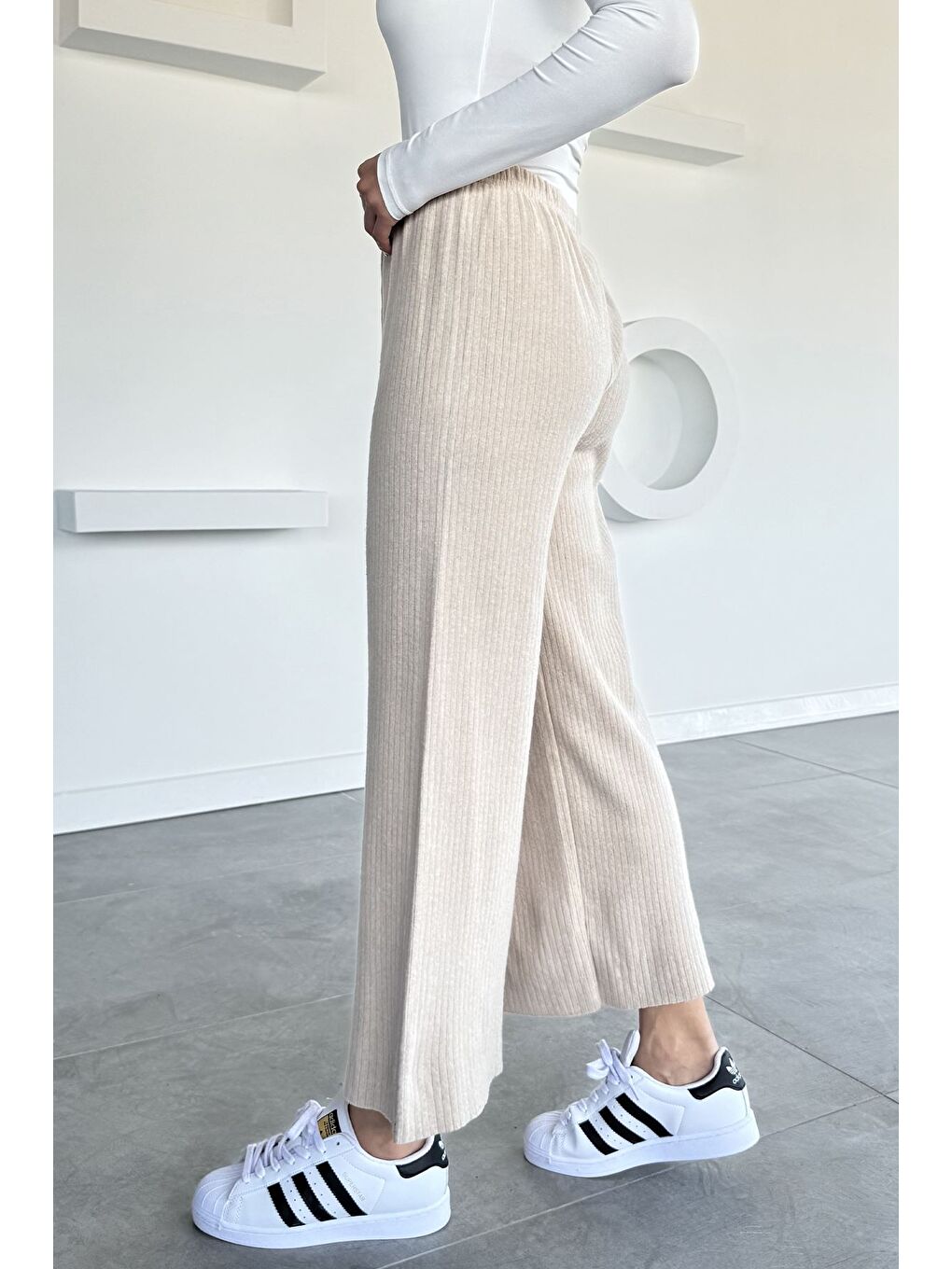 Bej Kadın Bel Lastikli Bol Paça Pantolon-1