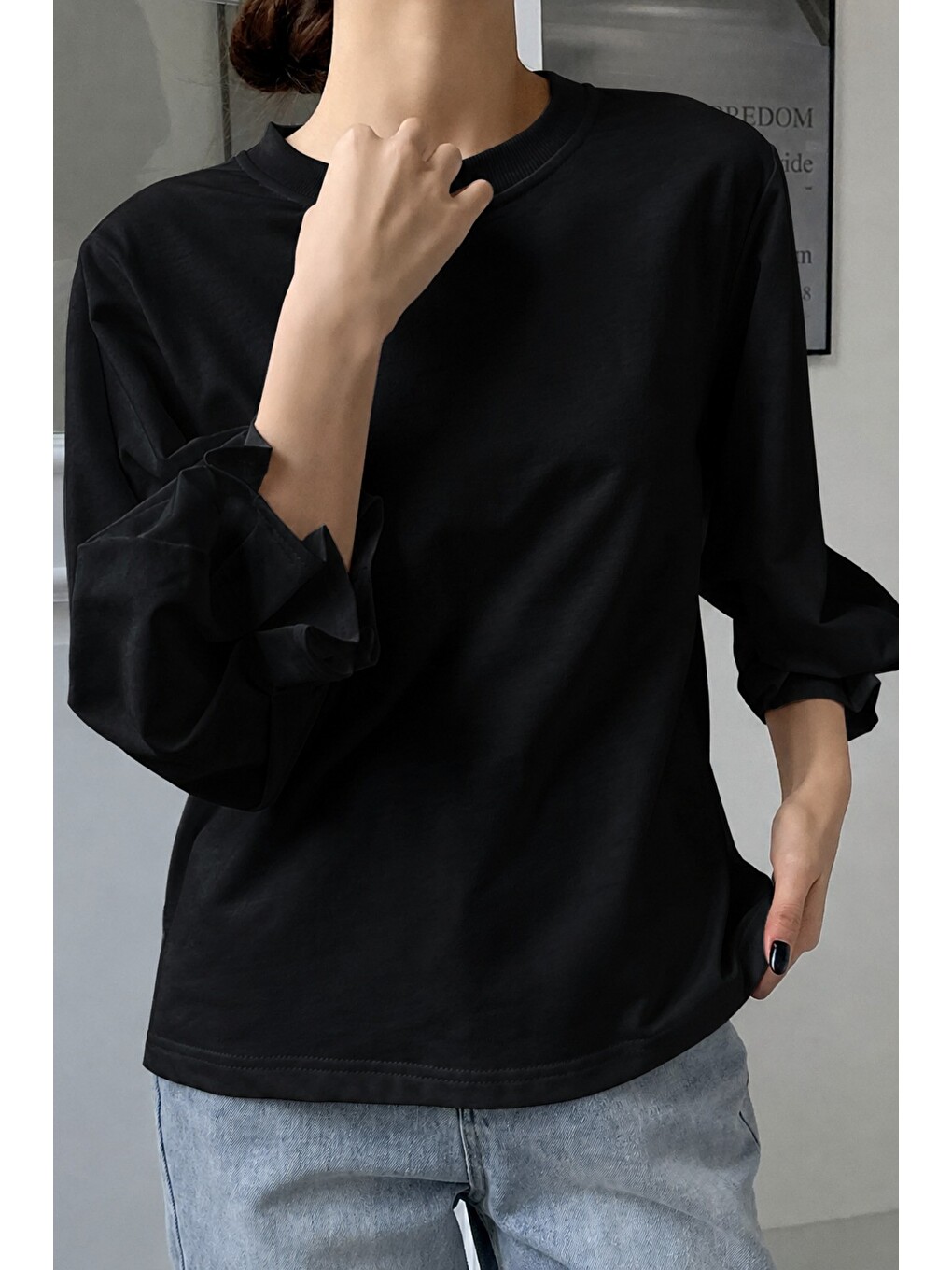 Siyah Kadın Modern Kesim Fakir Kol Detaylı Oversize Basic Bluz-4