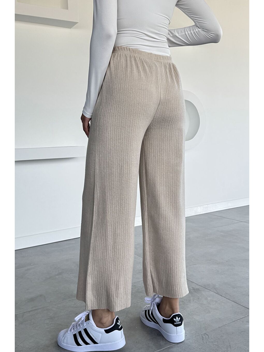 Bej Kadın Bel Lastikli Bol Paça Pantolon-2