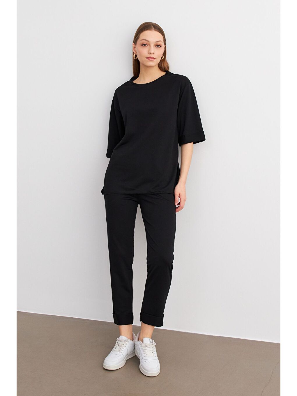 Kadın Siyah Bisiklet Yaka Duble Kol ve Paça Alt Üst Takım-1