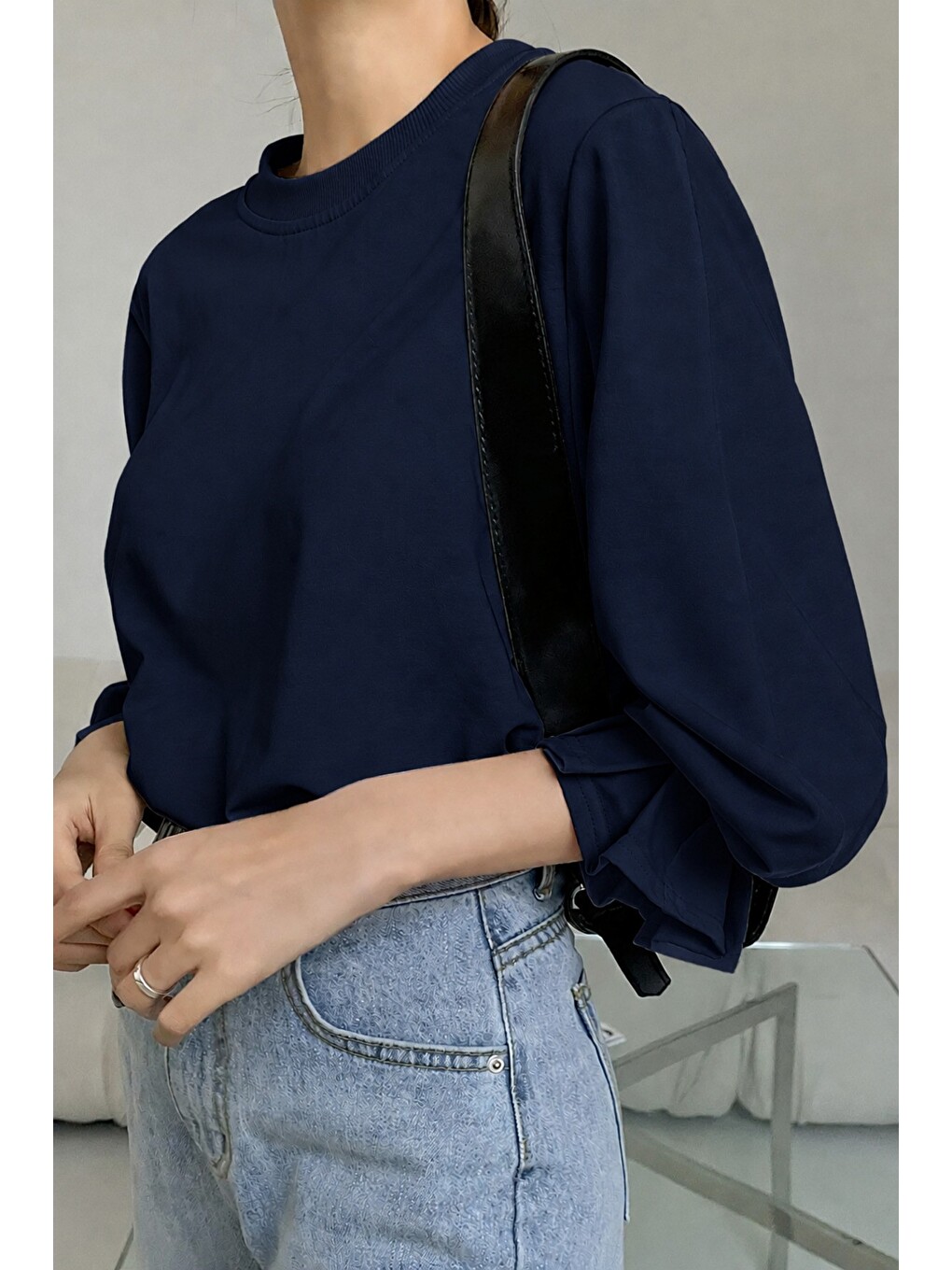Lacivert Kadın Modern Kesim Fakir Kol Detaylı Oversize Basic Bluz-2